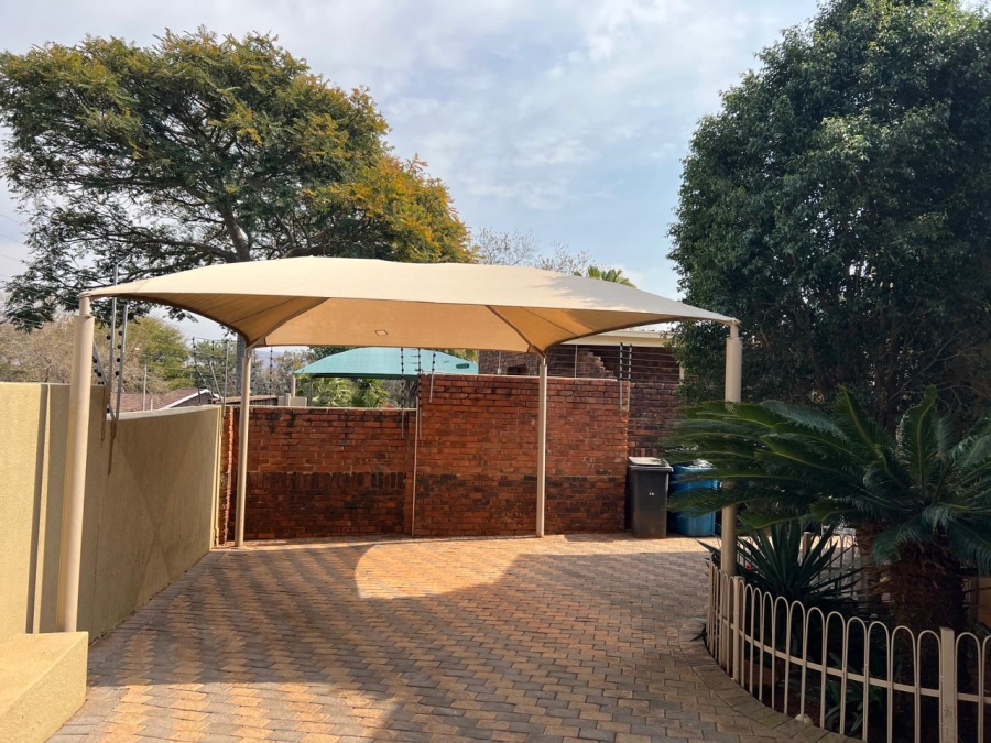 6 Bedroom Property for Sale in Cashan North West